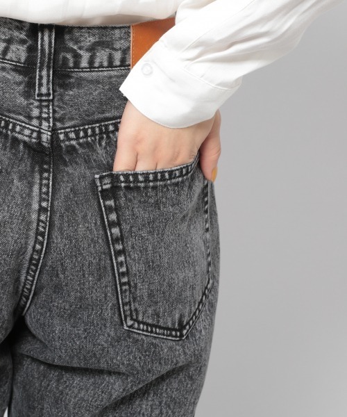 PAGEBOY（ページボーイ）の「ケミカルキャロットジーンズ（デニムパンツ・レディース・ブラック系その他/ケミカルウォッシュ・25inch/26inch）」の14枚目の写真