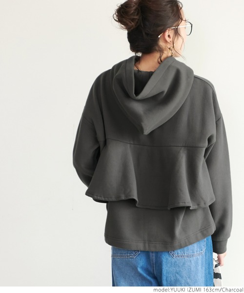 coca（coca）（コカ）の「裏起毛バックフリルパーカー（パーカー・レディース・ブラウン/チャコールグレー・ONE SIZE）」の4枚目の写真