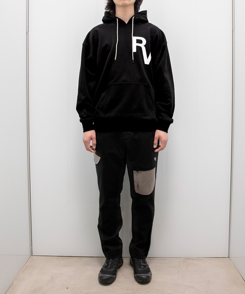 REVOLVER（リボルバー）の「SOLID COLOR PRINT HOODIE “RV” :ロゴ 