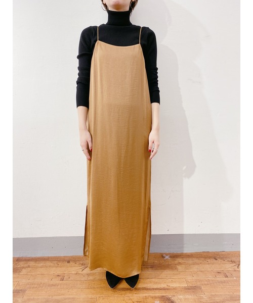 SHENERY（シーナリー）の「サテンキャミワンピース（ワンピース・レディース・ブラック/キャメル・FREE）」の8枚目の写真