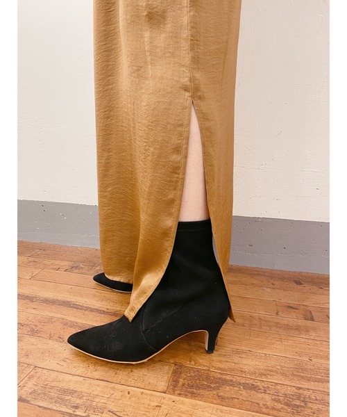 SHENERY（シーナリー）の「サテンキャミワンピース（ワンピース・レディース・ブラック/キャメル・FREE）」の4枚目の写真