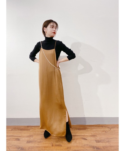 SHENERY（シーナリー）の「サテンキャミワンピース（ワンピース・レディース・ブラック/キャメル・FREE）」の3枚目の写真