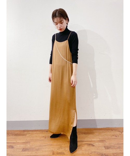 SHENERY（シーナリー）の「サテンキャミワンピース（ワンピース・レディース・ブラック/キャメル・FREE）」の20枚目の写真