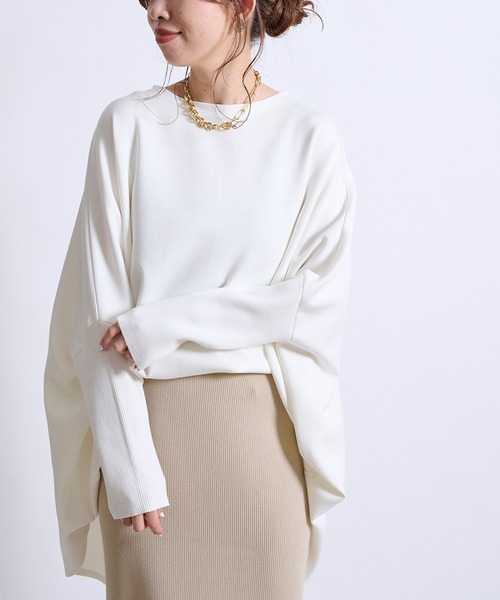 DouDou（ドゥドゥ）の「ニットドッキングポンチョプルオーバー（Tシャツ/カットソー・レディース・オフホワイト/グレイッシュベージュ・FREE）」の2枚目の写真