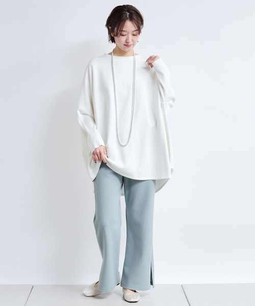 DouDou（ドゥドゥ）の「ニットドッキングポンチョプルオーバー（Tシャツ/カットソー・レディース・オフホワイト/グレイッシュベージュ・FREE）」の4枚目の写真