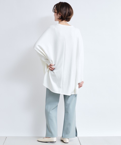 DouDou（ドゥドゥ）の「ニットドッキングポンチョプルオーバー（Tシャツ/カットソー・レディース・オフホワイト/グレイッシュベージュ・FREE）」の8枚目の写真