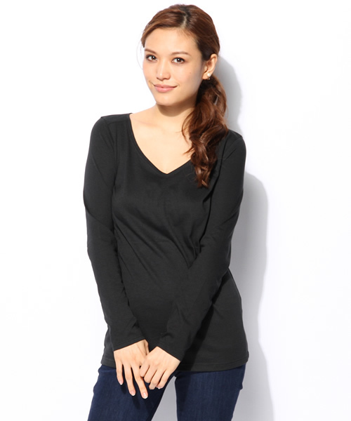 AZUL by moussy(アズールバイマウジー)の「T/C天竺ヨーク切替V/N長袖PO(Tシャツ/カットソー・レディース・ネイビー/ブラック/ホワイト系その他/オフホワイト/ブルー系その他/ダークグリーン/ボルドー・LARGE/SMALL/MEDIUM)」の4枚目の写真