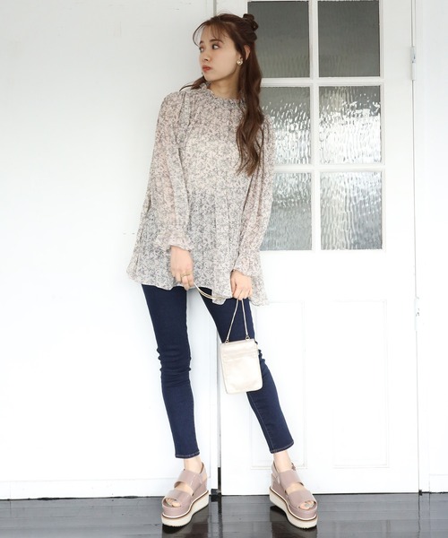 one after another NICE CLAUP(ワンアフターアナザーナイスクラップ)の「バックリボンプリーツブラウス(シャツ/ブラウス・レディース・オフホワイト/アイボリー/ベージュ系その他/ドット・FREE)」の20枚目の写真
