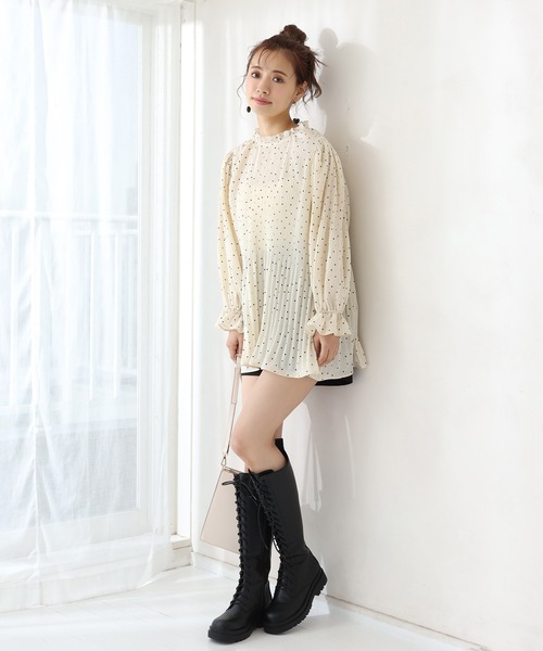 one after another NICE CLAUP(ワンアフターアナザーナイスクラップ)の「バックリボンプリーツブラウス(シャツ/ブラウス・レディース・オフホワイト/アイボリー/ベージュ系その他/ドット・FREE)」の5枚目の写真