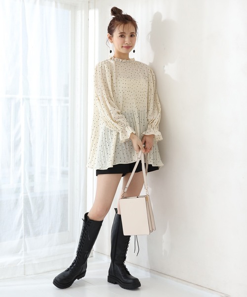one after another NICE CLAUP(ワンアフターアナザーナイスクラップ)の「バックリボンプリーツブラウス(シャツ/ブラウス・レディース・オフホワイト/アイボリー/ベージュ系その他/ドット・FREE)」の6枚目の写真