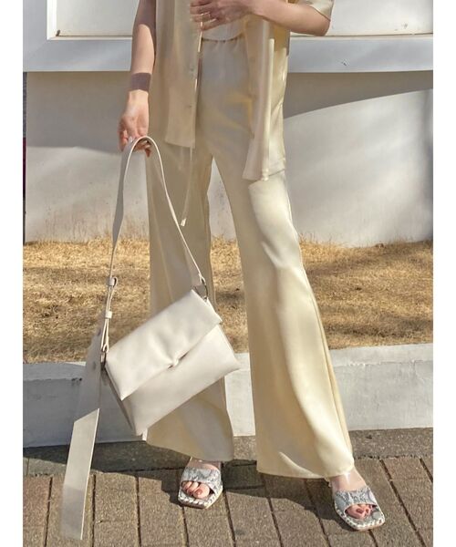 パンツ その他パンツリンクルリラックスパンツ その他パンツ Emoda エモダ のファッション