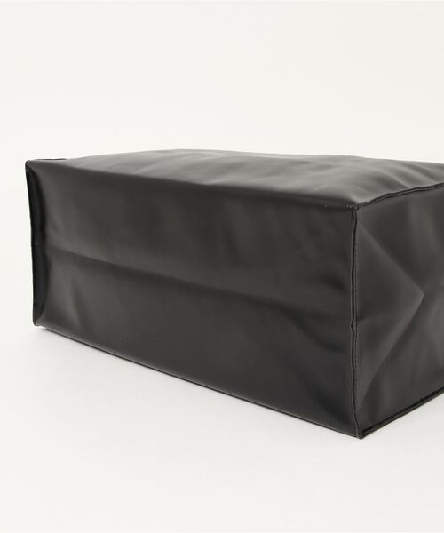 ANDGEEBEE(アンジービー)の「【UNISEX】フェイクレザーショッパーバッグ(ショルダーバッグ・レディース・ブラック/ブルー・FREE)」の10枚目の写真