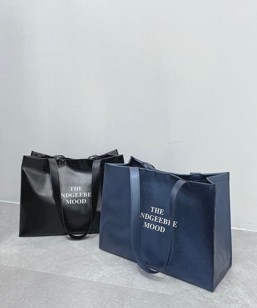 ANDGEEBEE(アンジービー)の「【UNISEX】フェイクレザーショッパーバッグ(ショルダーバッグ・レディース・ブラック/ブルー・FREE)」の4枚目の写真