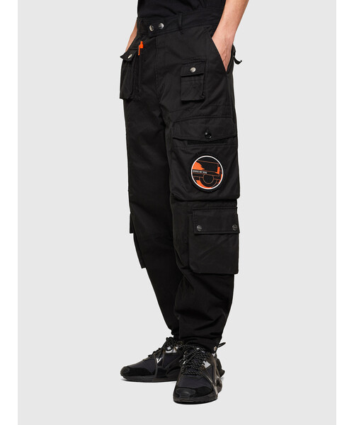DIESEL（ディーゼル）の「メンズ パンツ ミックスマテリアル カーゴパンツ パッチ マルチポケット（その他パンツ・メンズ・ブラック/カーキ・32inch/30inch/28inch/34inch/36inch）」の3枚目の写真