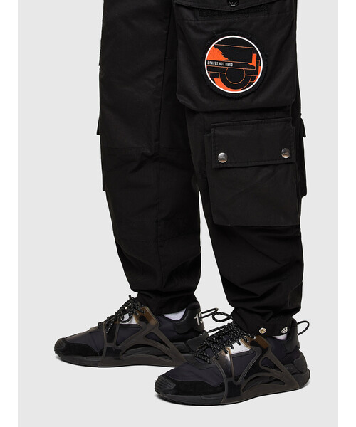 DIESEL（ディーゼル）の「メンズ パンツ ミックスマテリアル カーゴパンツ パッチ マルチポケット（その他パンツ・メンズ・ブラック/カーキ・32inch/30inch/28inch/34inch/36inch）」の5枚目の写真