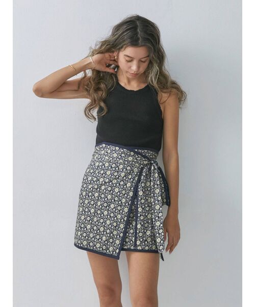 Ungrid（アングリッド）の「キルティングデザインミニスカート（スカート・レディース・ベージュ/ネイビー・FREE）」の3枚目の写真