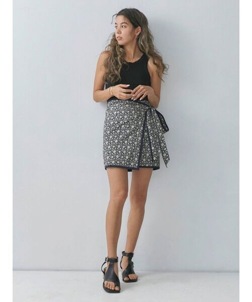 Ungrid（アングリッド）の「キルティングデザインミニスカート（スカート・レディース・ベージュ/ネイビー・FREE）」の6枚目の写真