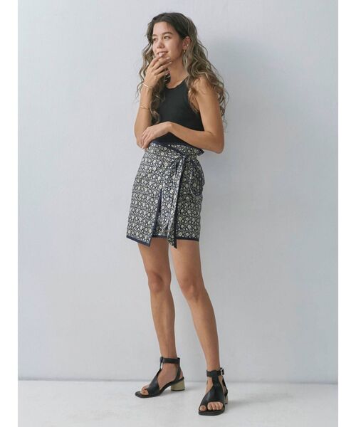 Ungrid（アングリッド）の「キルティングデザインミニスカート（スカート・レディース・ベージュ/ネイビー・FREE）」の7枚目の写真