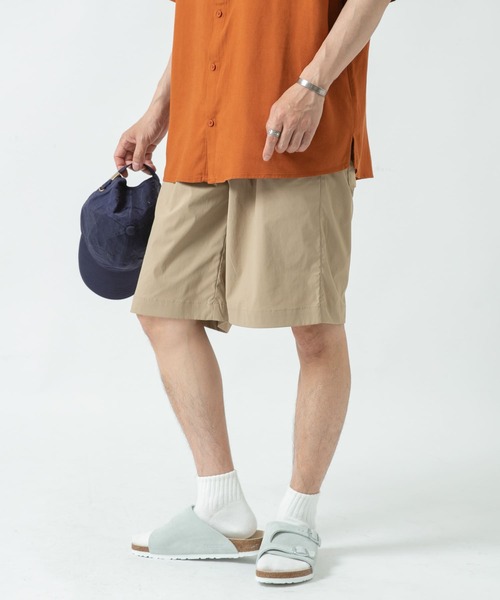 ITEMS URBANRESEARCH（アイテムズ アーバンリサーチ）の「『セットアップ着用可能』ナイロンストレッチタイプライターEASYショーツ（その他パンツ・メンズ・ブラック/グレー/ベージュ・MEDIUM/LARGE）」の4枚目の写真