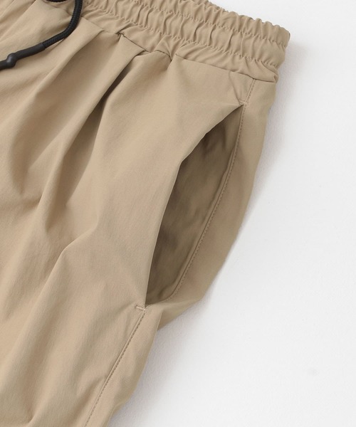 ITEMS URBANRESEARCH（アイテムズ アーバンリサーチ）の「『セットアップ着用可能』ナイロンストレッチタイプライターEASYショーツ（その他パンツ・メンズ・ブラック/グレー/ベージュ・MEDIUM/LARGE）」の17枚目の写真