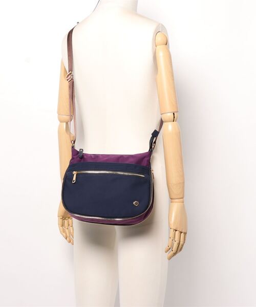 SAC（サック）の「撥水ポリエステルバイカラー　ショルダーバッグ  Happy&Sac（ショルダーバッグ・レディース・ブラック/ネイビー/グレー/カーキ・FREE）」の5枚目の写真