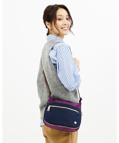 SAC（サック）の「撥水ポリエステルバイカラー　ショルダーバッグ  Happy&Sac（ショルダーバッグ・レディース・ブラック/ネイビー/グレー/カーキ・FREE）」の9枚目の写真