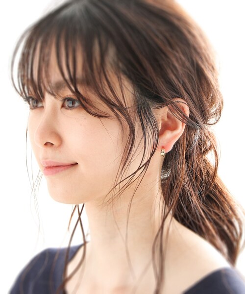 COCOSHNIK(ココシュニック)の「K10アンジュレート フープピアス中(ピアス(両耳用)・レディース・ホワイト系その他7・00)」の8枚目の写真
