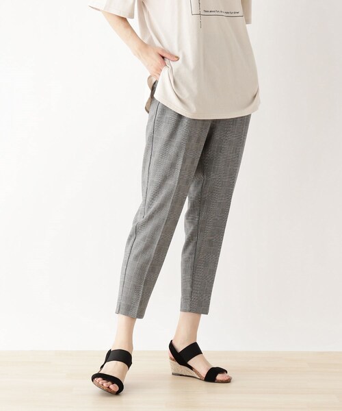 SHOO・LA・RUE(シューラルー)の「◆【S-LL/股下短め/3Dスキャン】ドライタッチテーパードパンツ(その他パンツ・レディース・ブラック/ナチュラル/レンガ/グレー系その他2・04/02/03/01)」の3枚目の写真