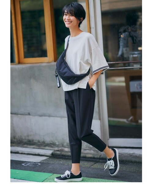 SHOO・LA・RUE(シューラルー)の「◆【S-LL/股下短め/3Dスキャン】ドライタッチテーパードパンツ(その他パンツ・レディース・ブラック/ナチュラル/レンガ/グレー系その他2・04/02/03/01)」の13枚目の写真