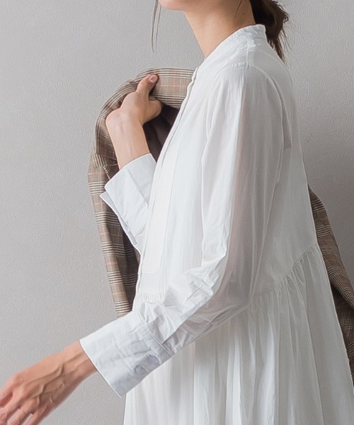 Pierrot(ピエロ)の「ギャザー切り替えワンピース(ワンピース・レディース・ブラック/オフホワイト・L/M)」の7枚目の写真