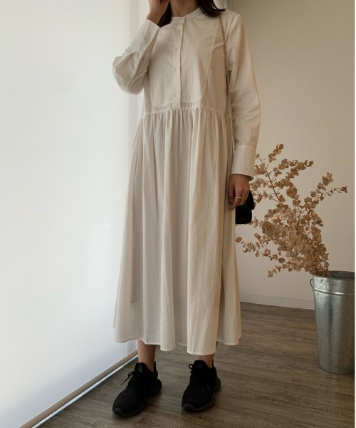 Pierrot(ピエロ)の「ギャザー切り替えワンピース(ワンピース・レディース・ブラック/オフホワイト・L/M)」の17枚目の写真