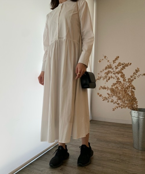 Pierrot(ピエロ)の「ギャザー切り替えワンピース(ワンピース・レディース・ブラック/オフホワイト・L/M)」の18枚目の写真