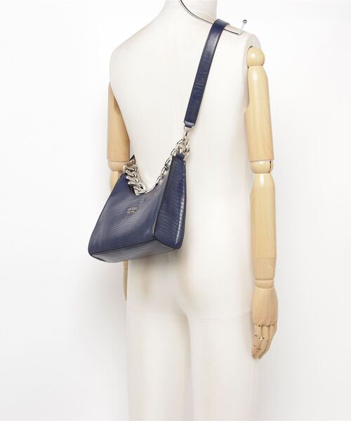 Guess(ゲス)の「TULLIA Hobo(ショルダーバッグ・レディース・ネイビー・ONE SIZE)」の15枚目の写真