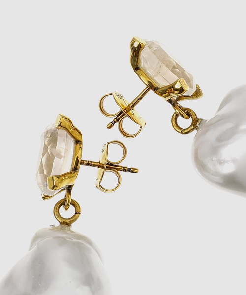 Chloe（クロエ）の「DARCEY / Swarovski Crystals and Quartz　ピアス　EARRINGS（ピアス（両耳用）・レディース・ゴールド・FREE）」の2枚目の写真