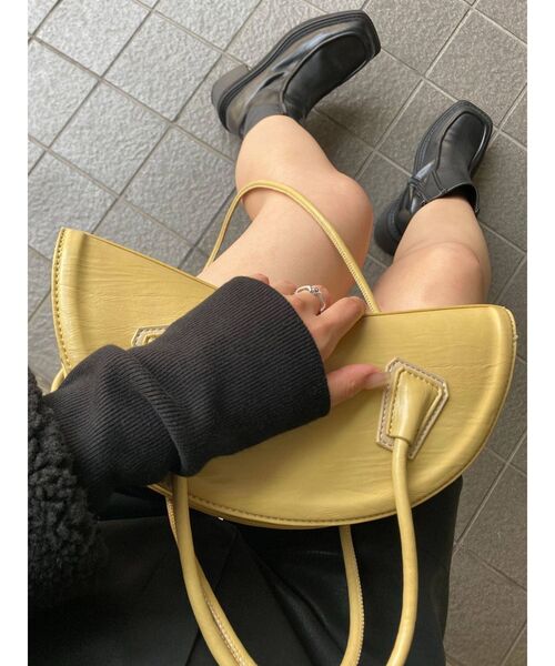 EMODA（エモダ）の「セミサークルバッグ（ハンドバッグ・レディース・ブラック/イエロー・FREE）」の7枚目の写真