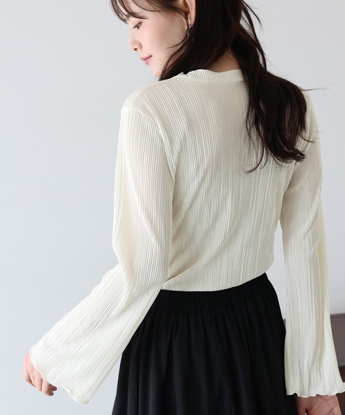 BLUEEAST(ブルーイースト)の「《新色追加》フレアスリーブ ランダムミニプリーツメローブラウス(Tシャツ/カットソー・レディース・ブラック/チャコールグレー/ブルーグレー/ベージュ/グリーン/アイボリー/ピンク/ピンクベージュ・MEDIUM)」の21枚目の写真