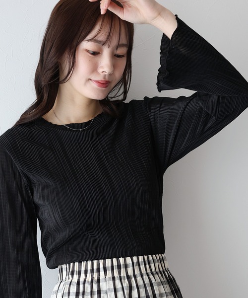 BLUEEAST(ブルーイースト)の「《新色追加》フレアスリーブ ランダムミニプリーツメローブラウス(Tシャツ/カットソー・レディース・ブラック/チャコールグレー/ブルーグレー/ベージュ/グリーン/アイボリー/ピンク/ピンクベージュ・MEDIUM)」の16枚目の写真