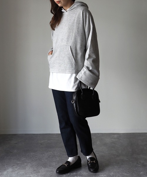 Riberry(リベリー)の「ワイドスリーブプルパーカー(パーカー・レディース・スミクロ/オフホワイト/杢グレー・FREE)」の4枚目の写真