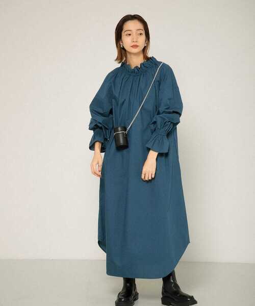 KBF(ケイビーエフ)の「2WAYフリルカラーワンピース(ワンピース・レディース・アイボリー/ブラウン/ブルー・ONE)」の7枚目の写真