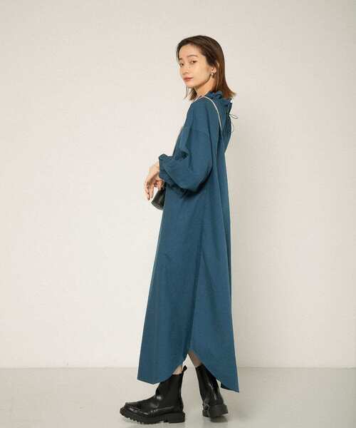 KBF(ケイビーエフ)の「2WAYフリルカラーワンピース(ワンピース・レディース・アイボリー/ブラウン/ブルー・ONE)」の8枚目の写真