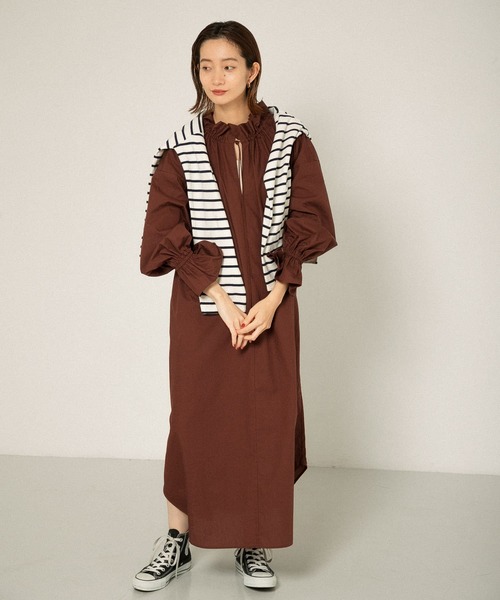 KBF(ケイビーエフ)の「2WAYフリルカラーワンピース(ワンピース・レディース・アイボリー/ブラウン/ブルー・ONE)」の15枚目の写真