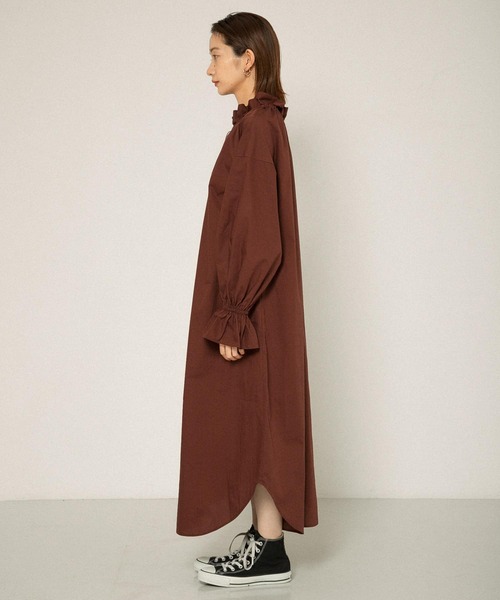 KBF(ケイビーエフ)の「2WAYフリルカラーワンピース(ワンピース・レディース・アイボリー/ブラウン/ブルー・ONE)」の19枚目の写真