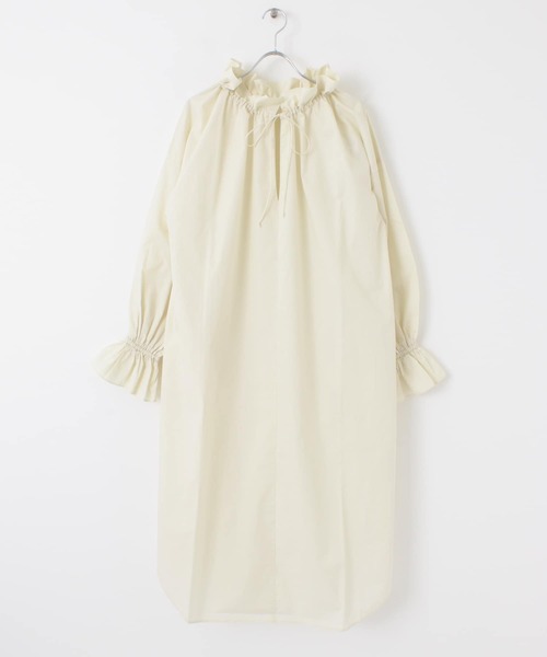 KBF(ケイビーエフ)の「2WAYフリルカラーワンピース(ワンピース・レディース・アイボリー/ブラウン/ブルー・ONE)」の21枚目の写真