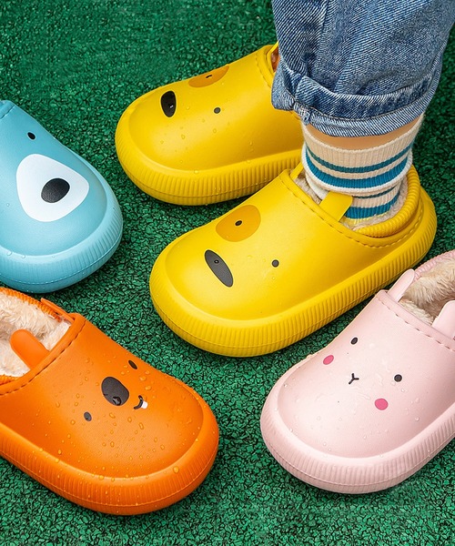 aimoha(アイモハ)の「【aimoha-KIDS-】【定番】激かわいいアニマルシリーズ 暖かい裏フリースルームシューズ(ルームシューズ/スリッパ・キッズ・ブルー/オレンジ/イエロー/ピンク・19/17/21/18/16/20/22)」の1枚目の写真
