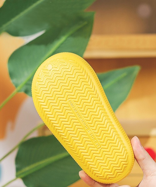 aimoha(アイモハ)の「【aimoha-KIDS-】【定番】激かわいいアニマルシリーズ 暖かい裏フリースルームシューズ(ルームシューズ/スリッパ・キッズ・ブルー/オレンジ/イエロー/ピンク・19/17/21/18/16/20/22)」の5枚目の写真