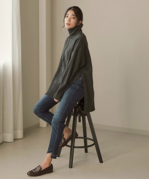 Bou Jeloud（ブージュルード）の「ウォッシャブルセンターラインハイネックロングニット（ニット/セーター・レディース・ブラック/サックスブルー/ライトカーキ/キャメル・FREE）」の13枚目の写真