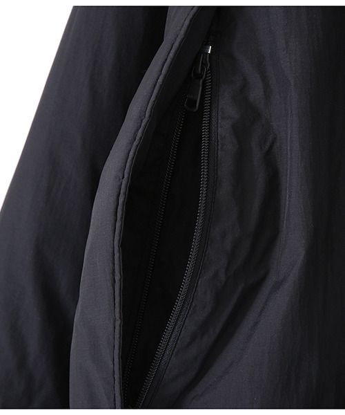 WILD THINGS（ワイルドシングス）の「WILD THINGS / ワイルドシングス：【ONLY ARK】別注 Monster Long Parka Type-2 Mod：ONLYARK-0-1004[AST]（ダウンジャケット/コート・メンズ・ブラック・S/L/M）」の8枚目の写真