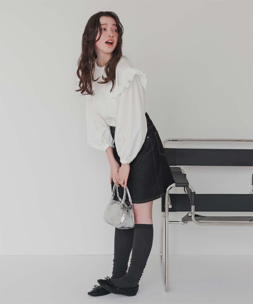 titivate（ティティベイト）の「ボリュームスリーブフリルブラウス（シャツ/ブラウス・レディース・ブルー系その他/グリーン系その他/オフホワイト/ラベンダー/ブラック/イエロー系その他/ブラック系その他・S/M）」の18枚目の写真