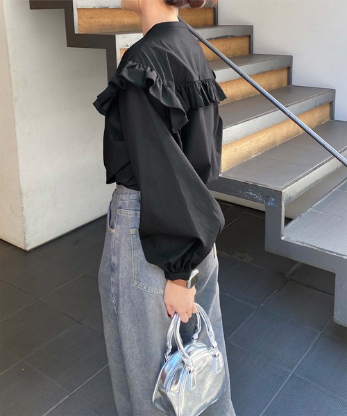 titivate（ティティベイト）の「ボリュームスリーブフリルブラウス（シャツ/ブラウス・レディース・ブルー系その他/グリーン系その他/オフホワイト/ラベンダー/ブラック/イエロー系その他/ブラック系その他・S/M）」の20枚目の写真