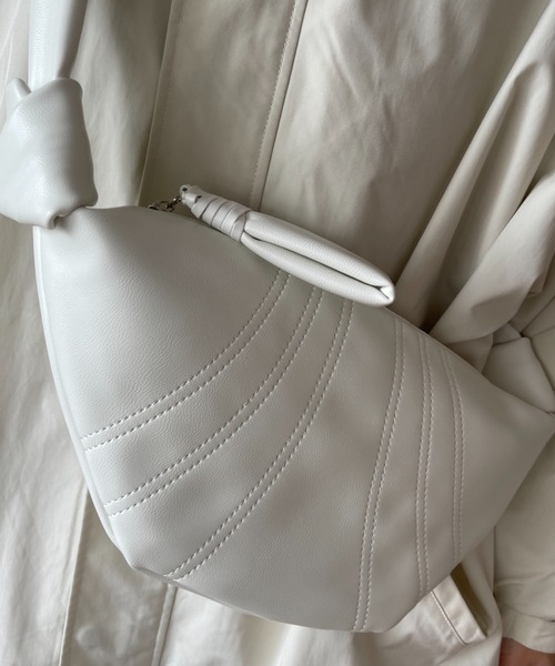 wee9s（ウィークス）の「croissant shoulder bag / クロワッサンショルダーバッグ（ショルダーバッグ・レディース・ブラック/ブラウン/アイボリー・FREE）」の8枚目の写真